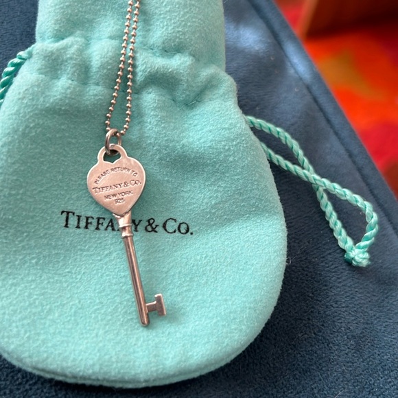 Authentic Silver Heart-Shaped “Please Return to Tiffany & Co.” Key w/18” Chain - Picture 1 of 7